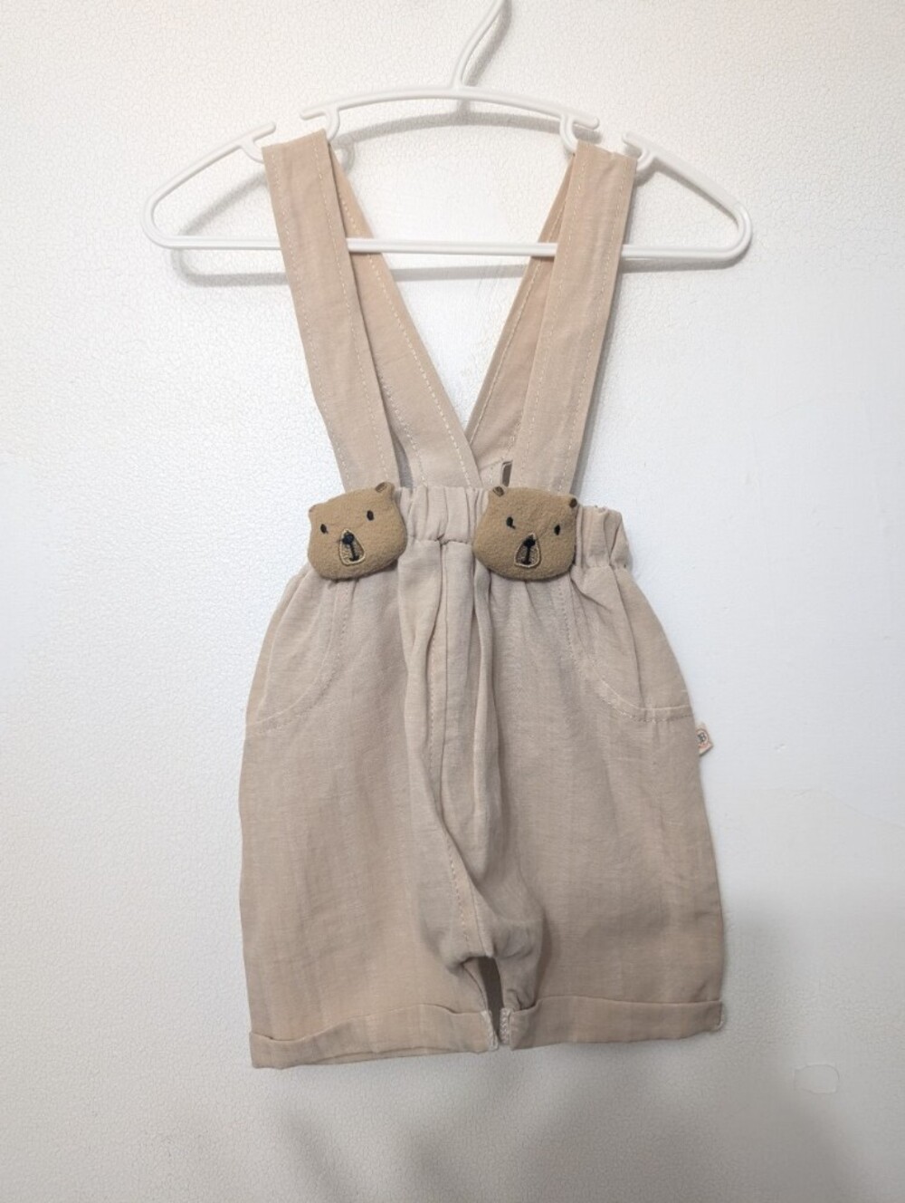 🌸4/25$ Jikko Beige Kids Overalls with Bear Appliqués 6 M